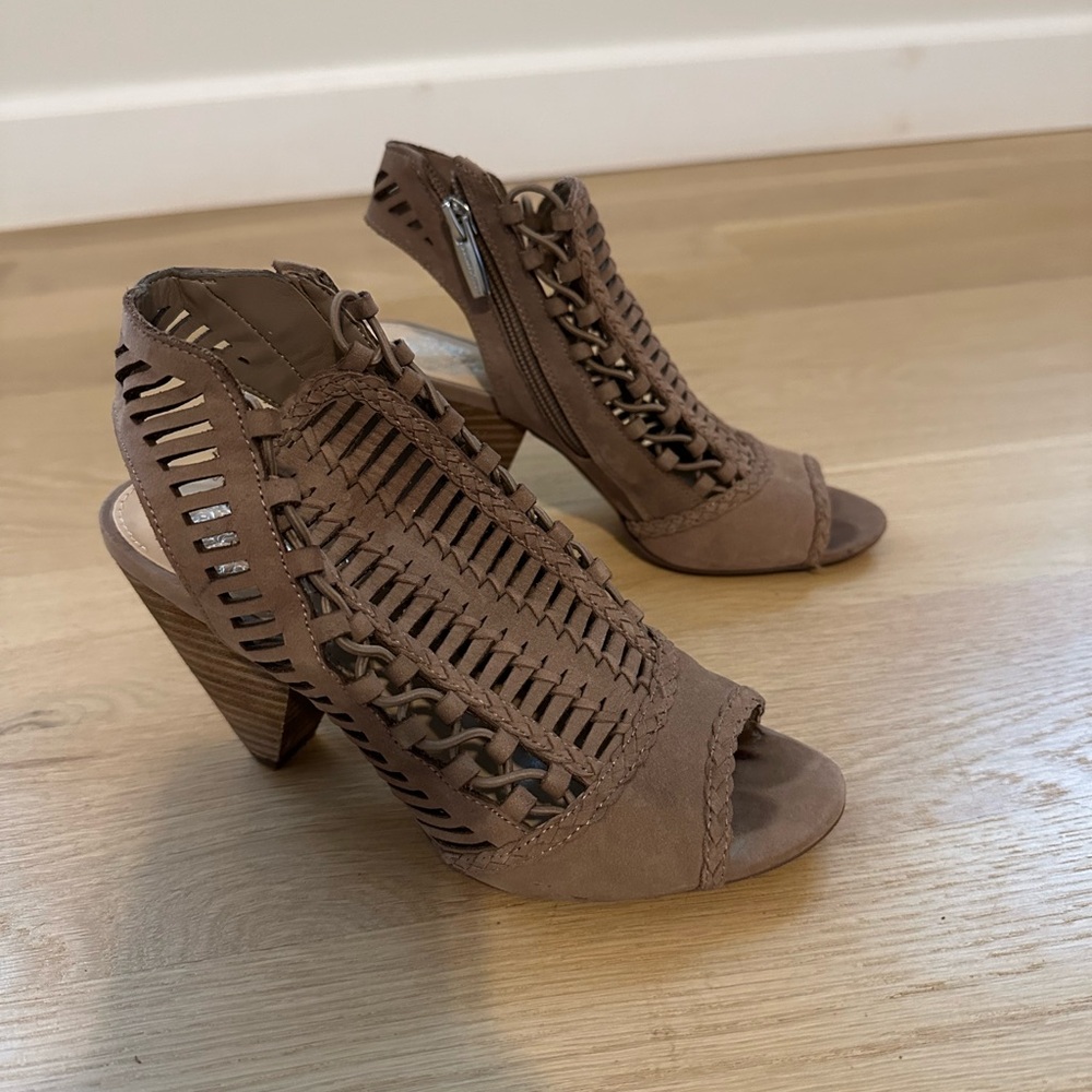 USED Vince Camuto Size 5 Eshantel Dress Sandals